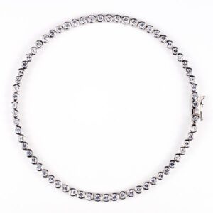 A Plain Silver Bracelet With Chain Style